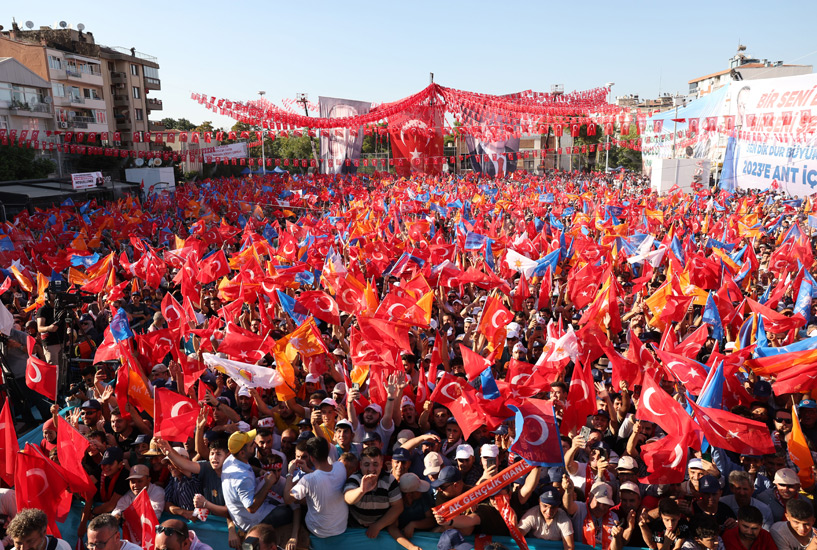 Türkiye’yi, dünyanın siyasi ve ekonomik olarak en güçlü devletleri arasına sokmakta kararlıyız