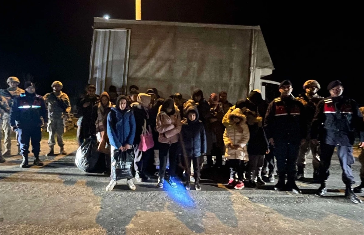 Enez'de 29 yabancı uyruklu yakalandı